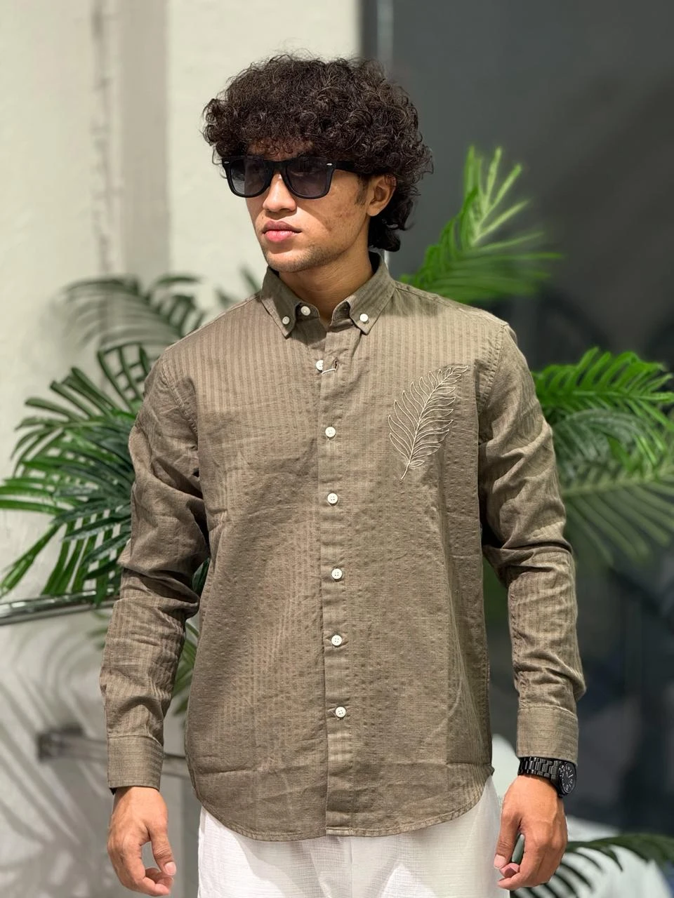 EMBROIDERY STRIPED SHIRT REGULAR FIT  - BROWN