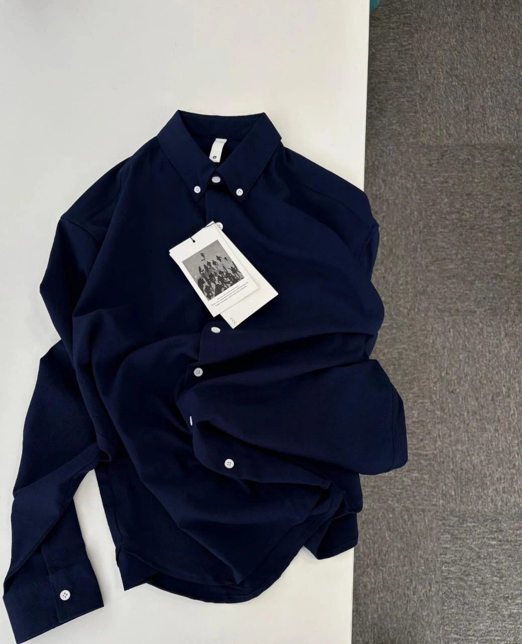 REGULAR FIT TEXTURED BUTTON DOWN SHIRT - SOILD